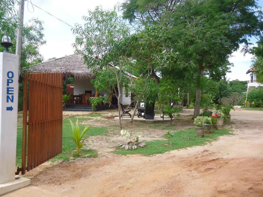 Rock Pool Residence Tangalle Exterior photo